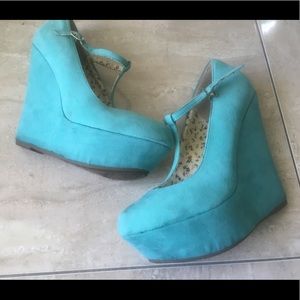 Teal wedges